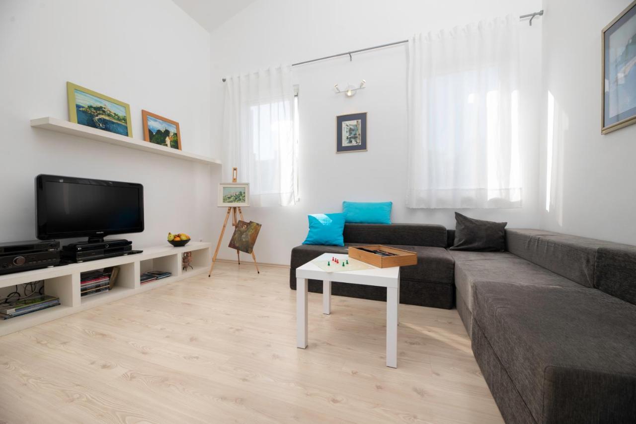 Apartment Arte Vrbnik Buitenkant foto